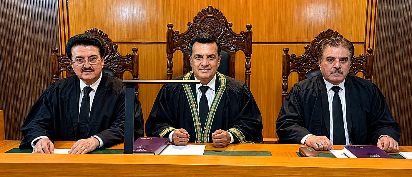 Hon'ble Bench of the Tribunal